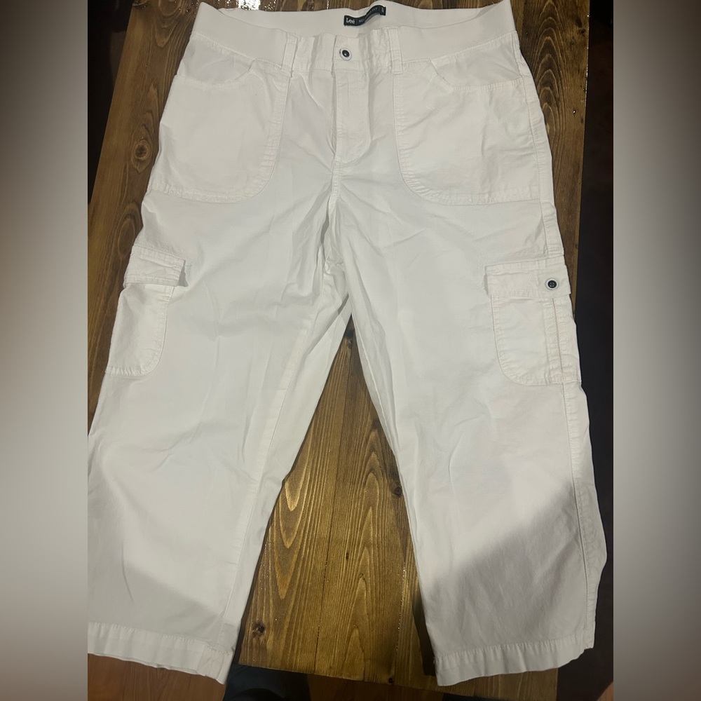 Lee relaxed fit 1889 Capri pant size 14